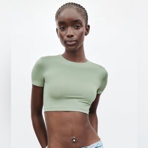 Zara short sleeved crop top in green